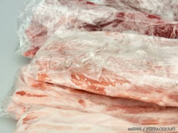 冷凍肉、ドリップが出ないよう解凍するには？　販売店の助言「冷蔵庫で…」