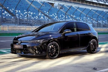 VW、ブラックの専用アイテムや特別装備を奢る『ゴルフR』『TロックR』限定モデルを発売