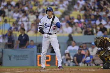 大谷翔平、死球直後の振る舞いにLA実況席注目　ベンチに向かって手を振り「事を収めようとしている」「出てくるなと言っているようだ」　両チーム監督退場の乱戦で光る対応力