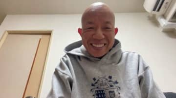 「なんて日だ！」バイきんぐ・小峠英二(49)の結婚発表でSNSに祝福コメント殺到！ 好感度の秘訣は素敵な笑顔？