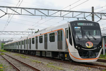 東急大井町線の各駅停車用「37年ぶりの新車」がお披露目 短い6020系、急行用とは何が違う？