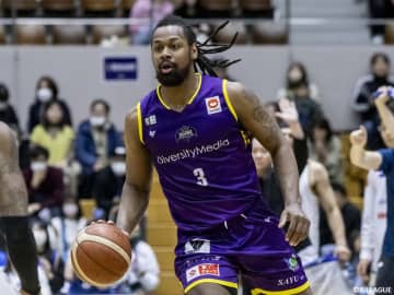 山形がジェームズ・ベルと契約継続を発表…所属4季目を迎えるチーム内得点王