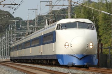 東海道新幹線、東京～新大阪駅間が開業したのはいつでしょうか？【クイズ】