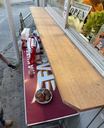 飲食店で起きた"優しすぎる奇跡"「その板、変えましょうか？」で始まった予想外の展開「仕事早すぎ」「神対応」と感動の声