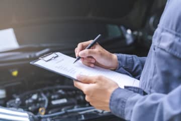 エンジニアのような「専門職」もキャリアが長い方が高収入になる？20代～70代の年収はどのくらい違う？
