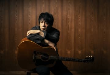 ASKA、多面的な魅力が詰まった国内ツアーファイナル武道館ライブが映像作品化
