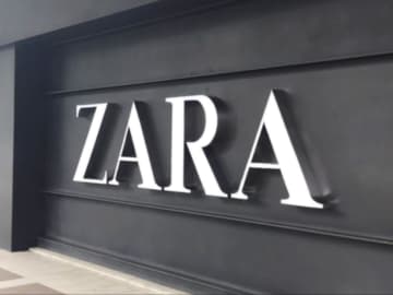 ZARAの「ずっと使いたい名品ショルダー」正直レビュー！ストラップ2つにミニ財布まで付いてるよ♪