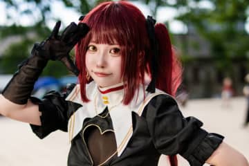 【コスプレ】ホロライブ・宝鐘マリン船長が台湾上陸！絶対領域が輝くニーハイ×シースルーな胸元に目が釘づけ【写真8枚】