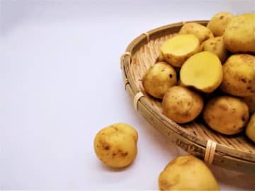 レンジで失敗なし！ガリっと香ばしい「ペッパーチーズポテト」
