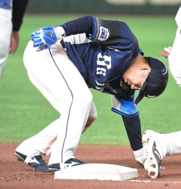 【西武】連夜ミス頻発の〝負の連鎖〟で４位転落…　西口監督苦言「一緒のような失敗をしている」