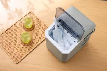 家中どこでも氷を持ち運ぶ！最短6分でつくれる「家庭用製氷機」