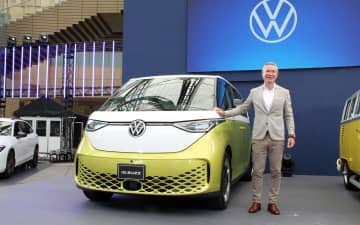 フォルクスワーゲン、新型EVミニバン「ID.Buzz」発表会 「競合他社のミニバンが持つ価値観とは真逆」