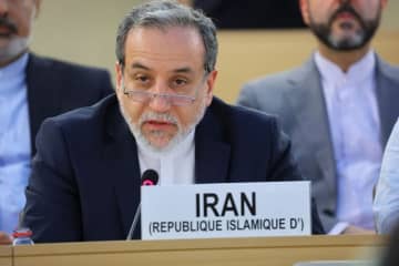 イラン外相、ジュネーブで英仏独ＥＵと協議　冒頭は「非常に緊迫」