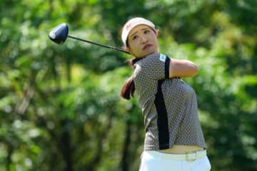 ＜中間速報＞鬼頭さくらが単独首位でハーフターン　昨年覇者の若林舞衣子らが1差2位