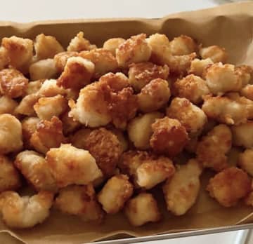 「袋で揉んで焼くだけ…！よだれが…止まらん」超簡単つまみレシピーーコロコロチキンに32万超PVと反響続出