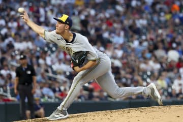 【MLB】ブルワーズ怪物ルーキー、驚愕の“154キロスライダー”で打者転倒　米記者絶賛のデビュー2戦11回無安打投球「信じられない」