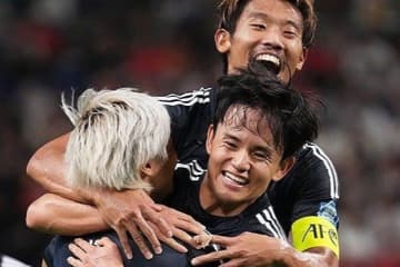 ｢純也にふられて｣｢久保がいて良かった｣豪華結婚披露宴で撮影された守田＆久保“純愛ツーショット”が話題！｢タケ家族旅行にもしれっとついていきそう｣の声