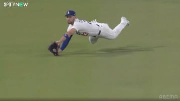 ドジャースを救った“圧巻美技” 24億円男のグラブが「脅威を終わらせた」現地局も称賛