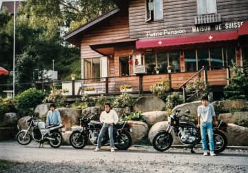 互いに尊重しながら同じ目線でバイクを楽しむ親子ライダー (元ワールドフォトプレス広告本部長荒川さん)