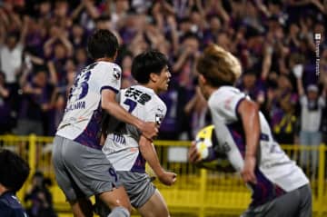 2位と3位の直接対決は超白熱のドロー！　京都が柏に“3度”追いつく