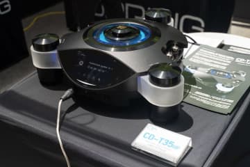 ＜OTOTEN＞300万円クラスのCDプレーヤー、ガラス振動板、デジタルアンプ……B1Fロビーにも多彩な展示