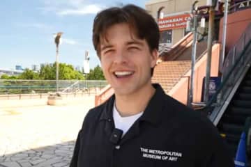 「思っていたより全然大きい」「顔すら見えない…」　アメリカ人が圧倒された日本の人気観光スポットとは
