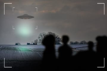 江戸川乱歩の『宇宙怪人』あらすじ紹介。円盤から飛び出してきたのは、異様な怪人！現実を超えた怪奇なストーリー