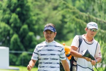藤田寛之は39位で米シニアメジャー最終日へ　賞金王のスティーブン・アルカーら首位