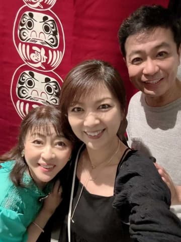 松本明子、“DAISUKI”で共演したメンバーとの3ショットを披露し「3人揃ってる～」と反響