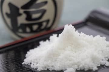 【酒飲みの新常識】「塩」と「酔いやすさ」の関係　ウワサの真相と注意すべき問題