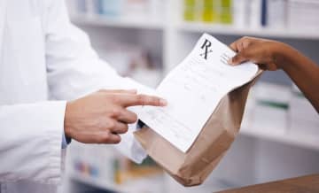 薬局で「ジェネリック医薬品」の利用をすすめられました。「費用が安いなら」使いたいのですが、「違い」はありますか？