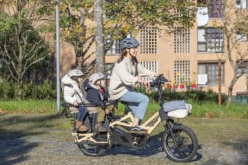 荷台、チャイルドシート、カスタマイズ自在！　電動自転車「GSD」