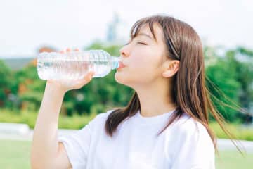 「冷たいのすぐ飲みたいよね」　飲み物が超短時間で冷える驚きの裏ワザ　自衛隊が伝授