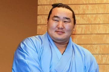 「第69代横綱白鵬さんへ」　朝青龍が2ショットとともにエール投稿「貴方の心奥でどんな苦しさと…」