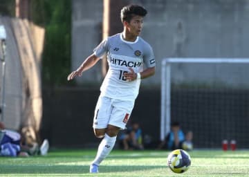 ２年生で10番を背負う、柏U-18の“有望株”加茂結斗がトップチームで感じた守備意識の差。リカルド監督から指導を受けてさらなるレベルアップへ