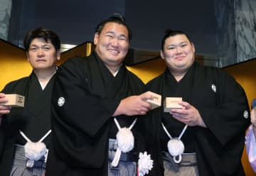 豊昇龍「毎日成長する」と心境　横綱昇進披露に1100人