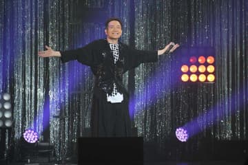 田原俊彦、集まったファンに謝罪「どうもすみません」　番組で不適切な言動「ちょっとだけ抑えていく」