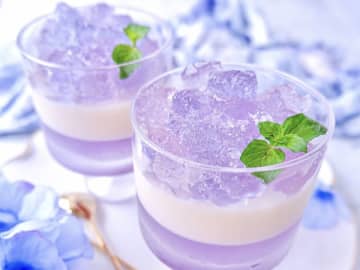 SNSで大人気！電子レンジで簡単「キラキラ紫陽花ゼリー」の作り方