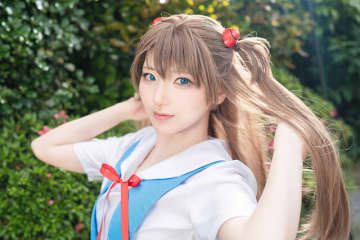 【コスプレ】強気な表情＆たまに見せる笑顔が可愛い！「エヴァ」アスカが爽やかな制服姿で登場【写真10枚】