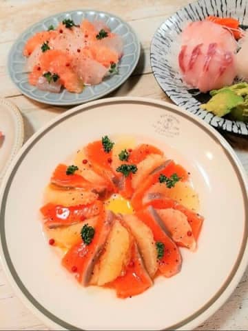 とろけるサーモンのさわやかカルパッチョ