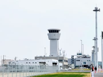 神戸空港、親子で早朝滑走路ウォーク 7月19日開催