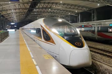 中国の高速鉄道列車が北京・瀋陽区間で時速385キロの試験運転に成功