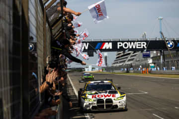 ローヴェBMWが総合優勝。トップチェッカーのマンタイは100秒ペナルティに泣く／第53回ニュル24時間