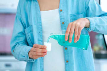 朝のルーティンの1つ。英語「I gargle」の意味って？