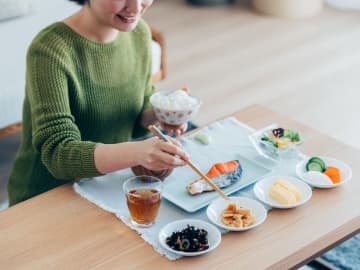 【管理栄養士監修】「食べるストレスケア」でイライラにさよなら！　ストレスに負けない心と体を作る栄養素とは？