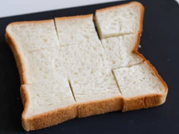 簡単すぎて誰でも美味しく作れる絶品スイーツ！チョコバナナパンプディングのレシピ
