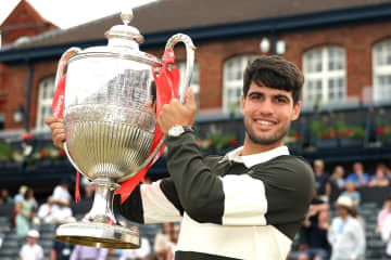 アルカラスがウインブルドン前哨戦で優勝！難敵レヘチュカにリベンジ果たしツアー21勝目を飾る＜SMASH＞