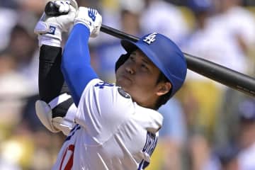 「可哀想なあの子にボールをあげて」大谷翔平の26号ボール落球にガン泣き...同情の声が続々「大谷さんグッズ渡るといいなあ」