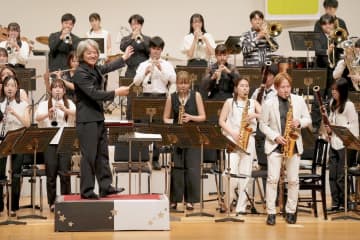 ⟪調布国際音楽祭2025⟫EXE.プロデューサー 鈴木優人 開幕 写真速報