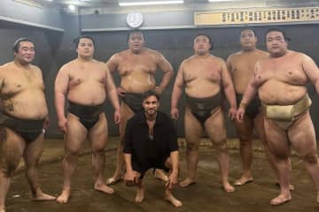 “浦和推し”のアルゼンチン代表DFが待望の初訪日「ラーメンは“衝撃”」「サムライには長い間感銘」